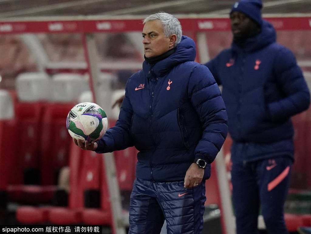 开云官方入口-包含国际比赛日突围战来临；托特纳姆围绕欧超杯更衣室发声；引发热议；训练强度明显提升的词条